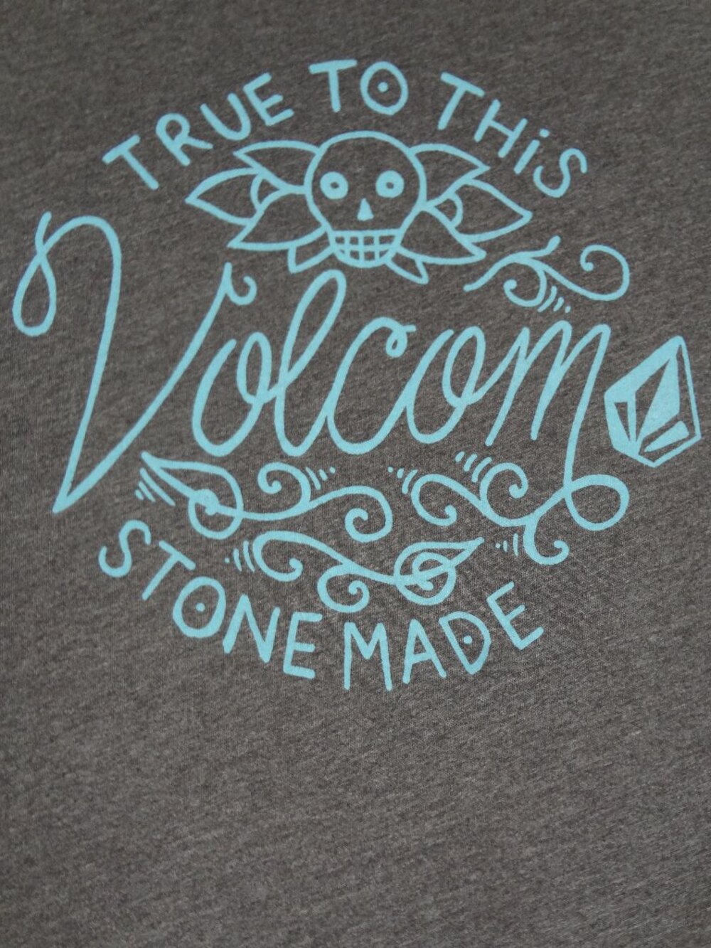 VOLCOM STONE MADE TRUE TO THIS SKULL FLOWER - GRAY LARGE WOMENS T-SHIRT M26
